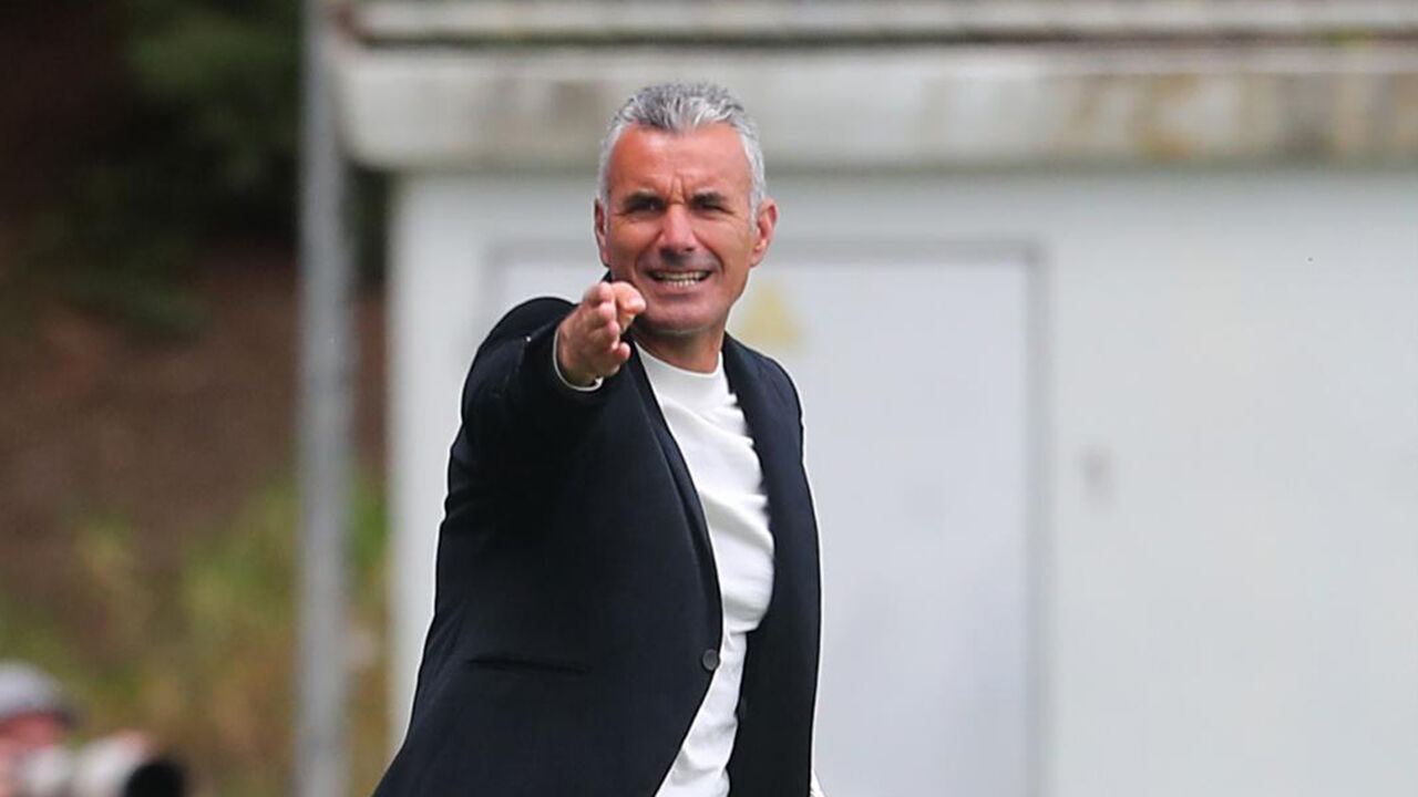 Treinador analisa o mercado para reforçar o ataque do clube