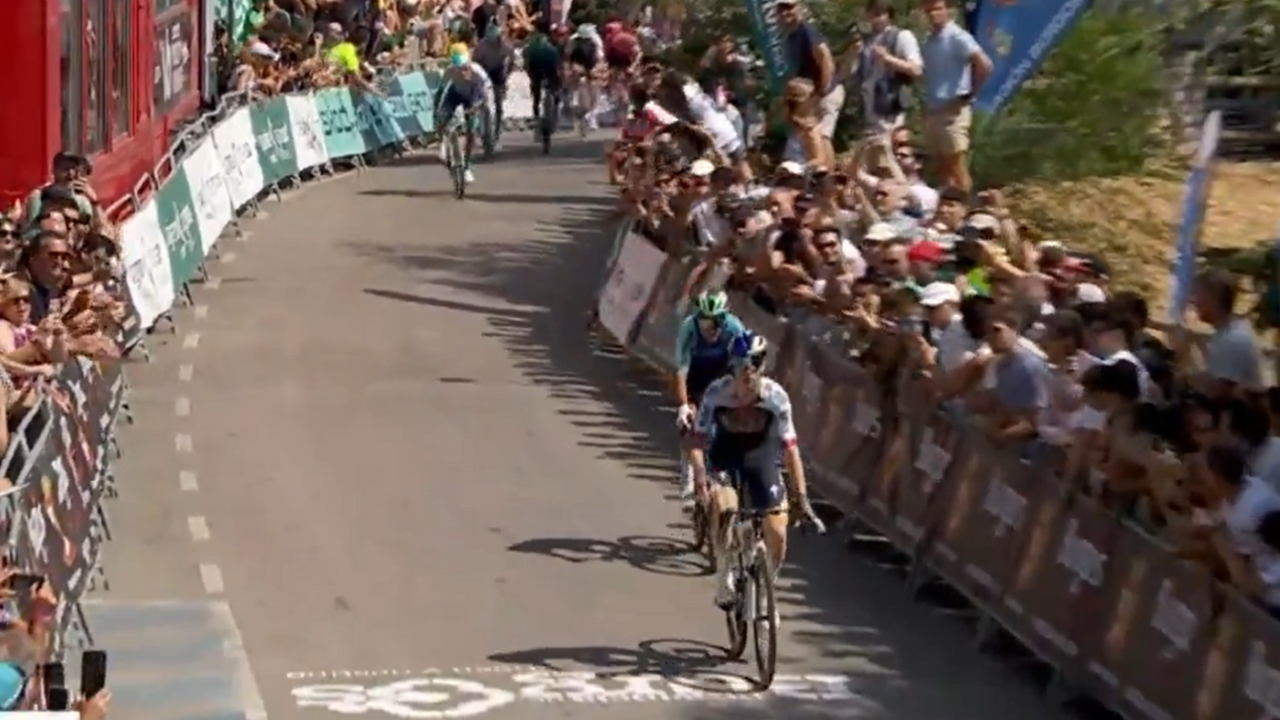 Afonso Eulálio em competição na Volta a Burgos, alcançando o 3.º lugar