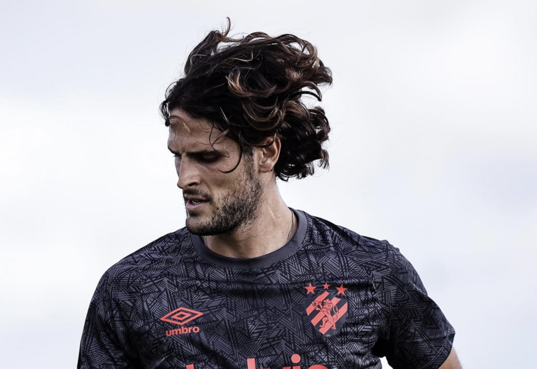 Daniel Paulista aborda ausência de Gonçalo Paciência