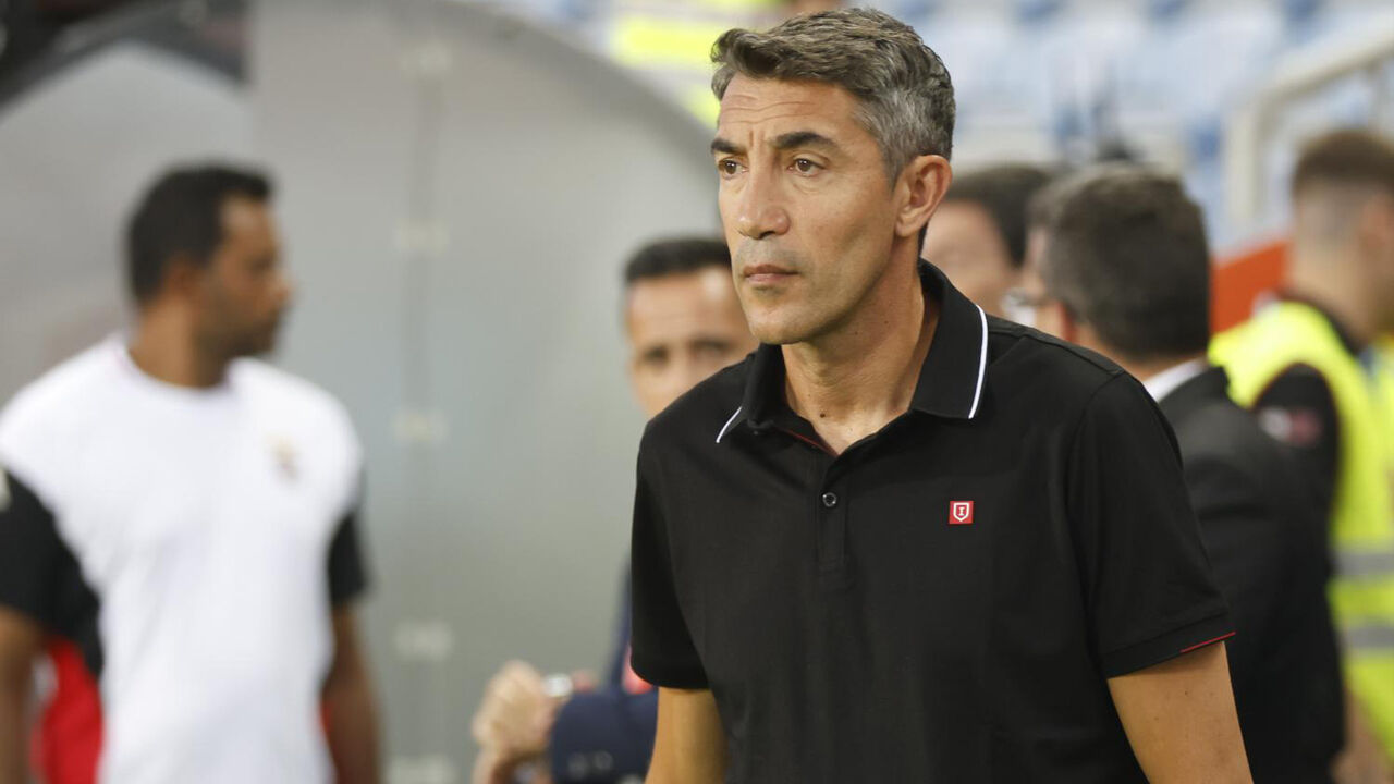 Bruno Lage reage no banco de suplentes do Benfica