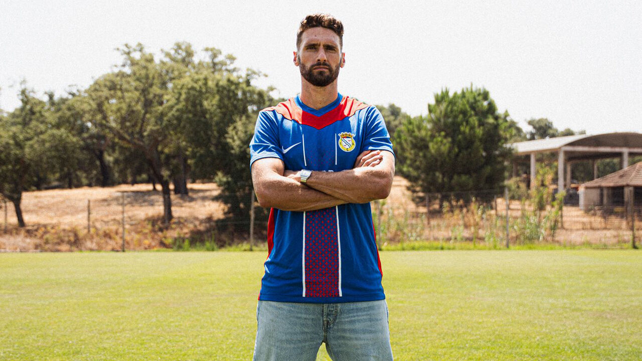 Sergi Gómez oficializado pelo Alverca até 2027