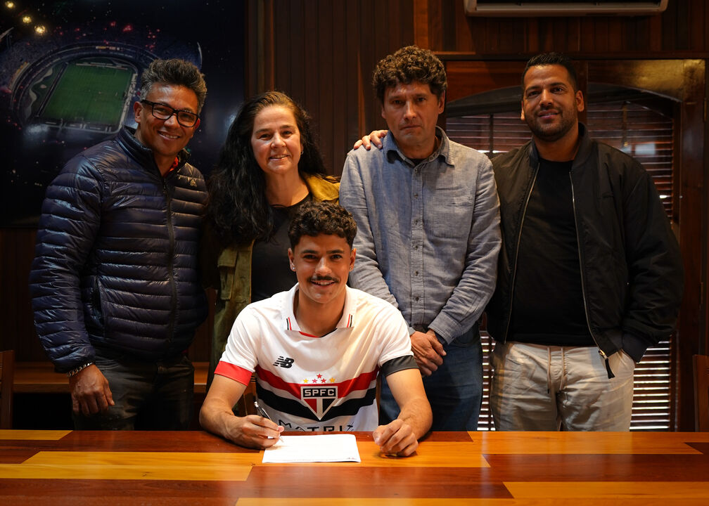 Felipe Oliveira renova contrato com o São Paulo até 2028