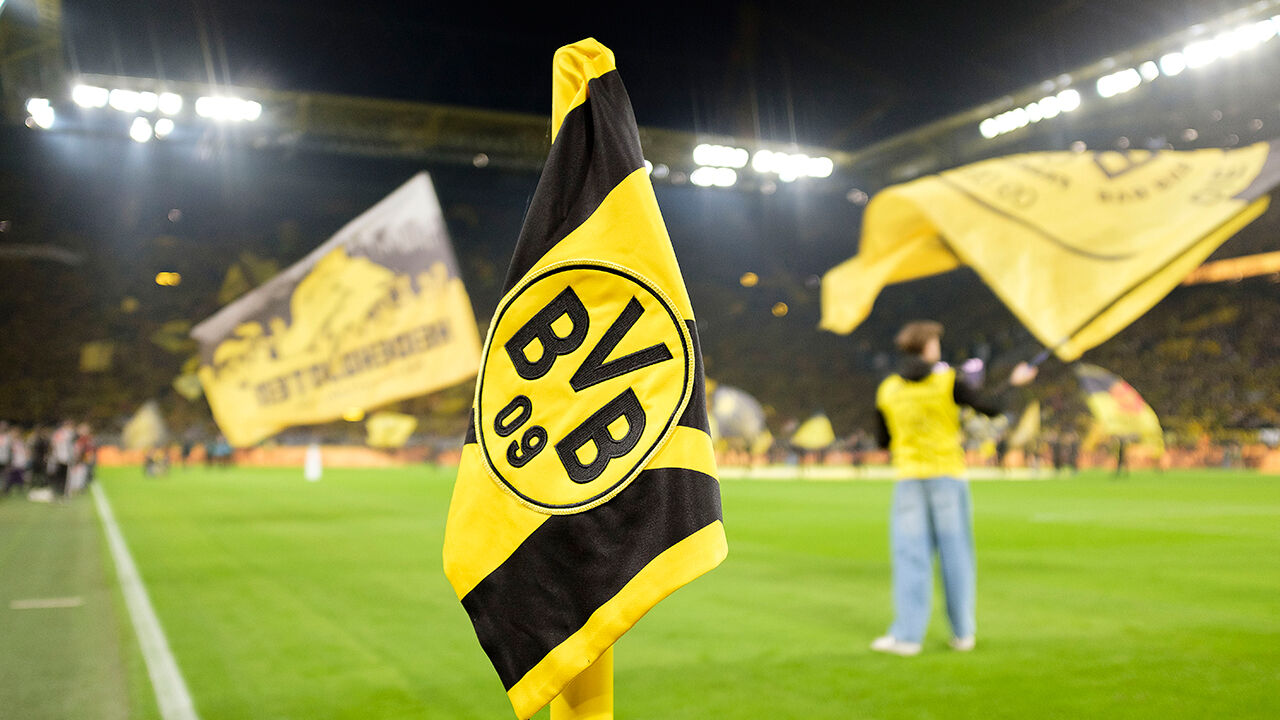 Borussia Dortmund investe em infraestruturas e pondera reforços
