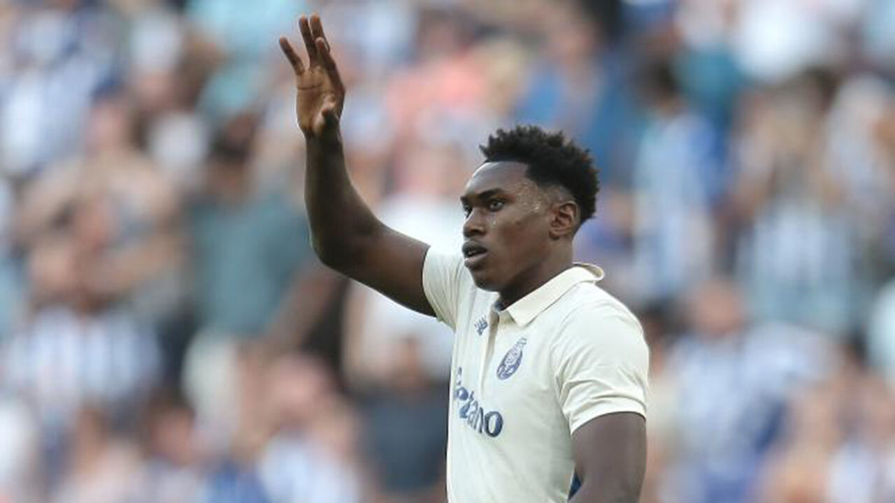 Samu Silva mantém o foco no FC Porto apesar do interesse do Newcastle