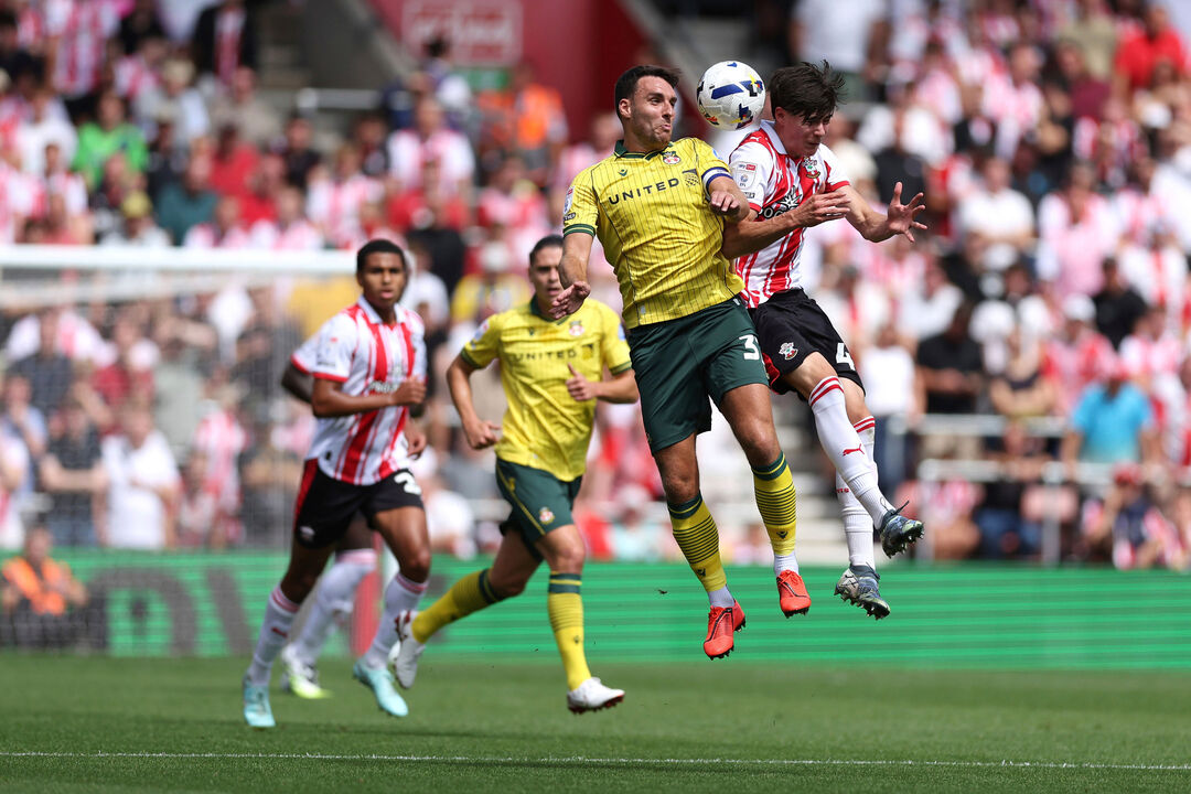 Southampton vence Wrexham com golos de Manning e Stephens em St. Mary's Stadium