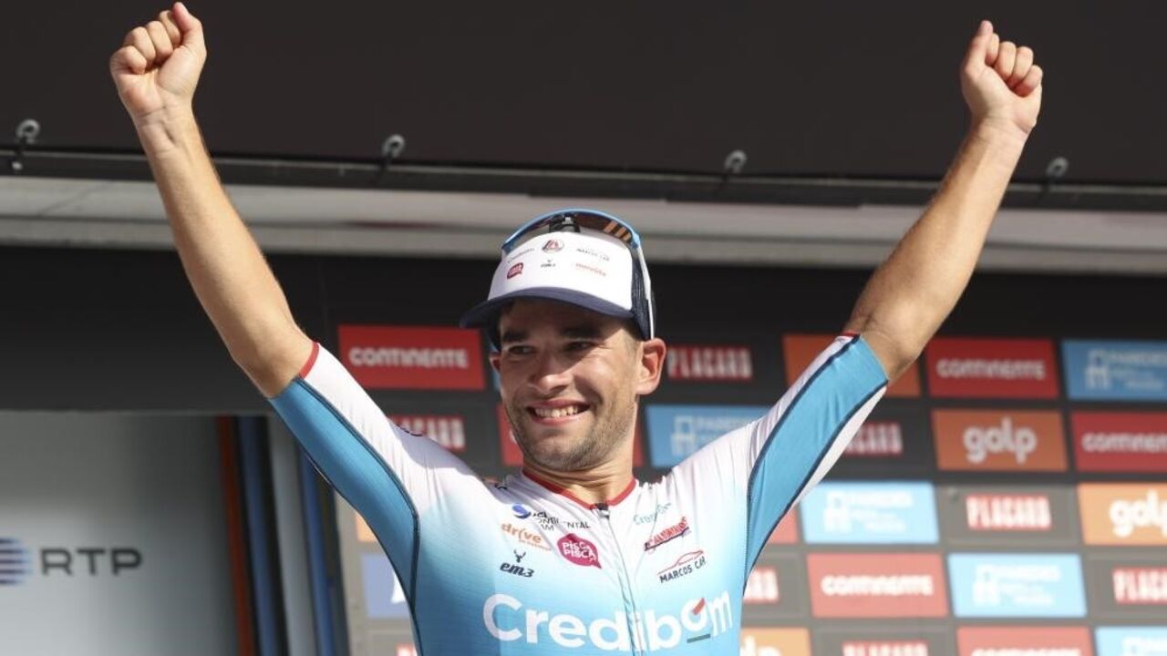 Hugo Nunes vence etapa da Volta em Bragança e dedica vitória a Hernâni Brôco