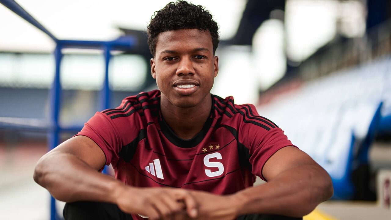 Jhon Mercado deixa o AVS e assina pelo Sparta de Praga 