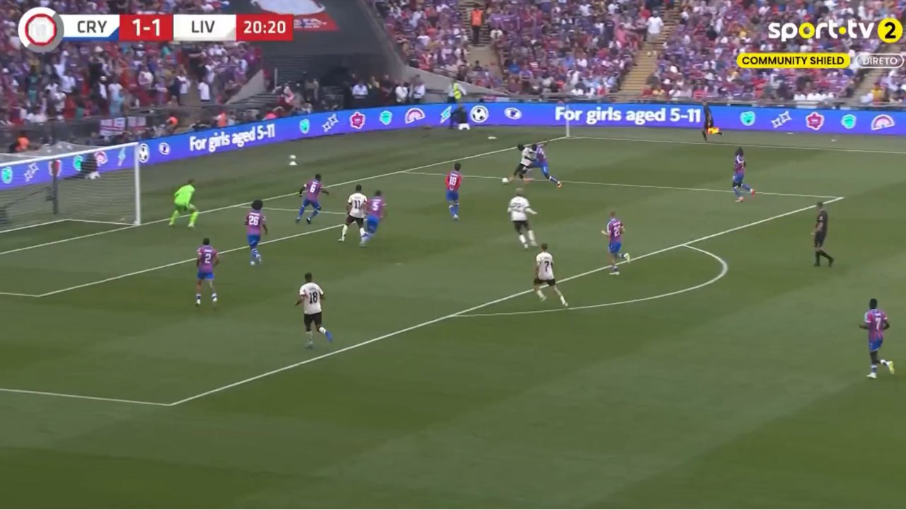 Queria cruzar ou foi intencional? O grande golo de Frimpong na estreia oficial pelo Liverpool