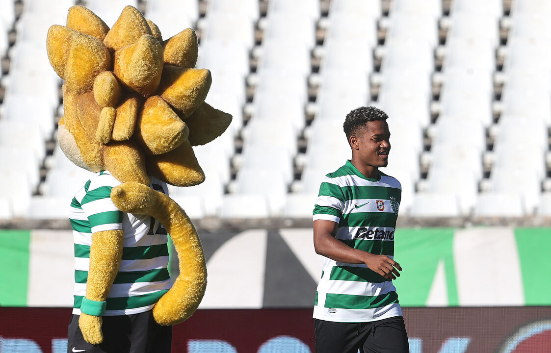 Geny gera cobiça em vários campeonatos