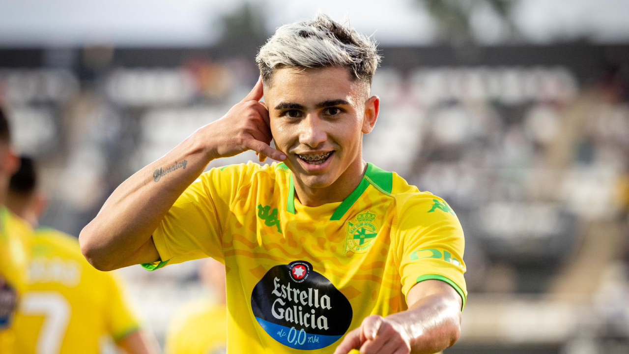 Yeremay Hernández, alvo do Sporting, joga no Deportivo da Corunha