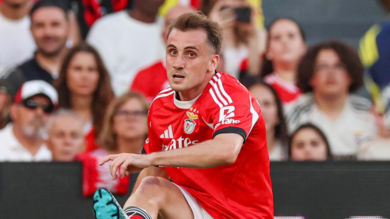 Aktürkoglu durante o particular frente ao Fenerbahçe, na Eusébio Cup