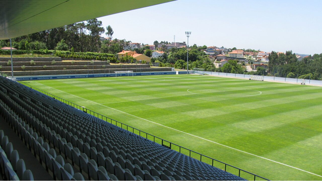 Estádio Luís Filipe Menezes recebe jogo entre Lus. Lourosa e Chaves
