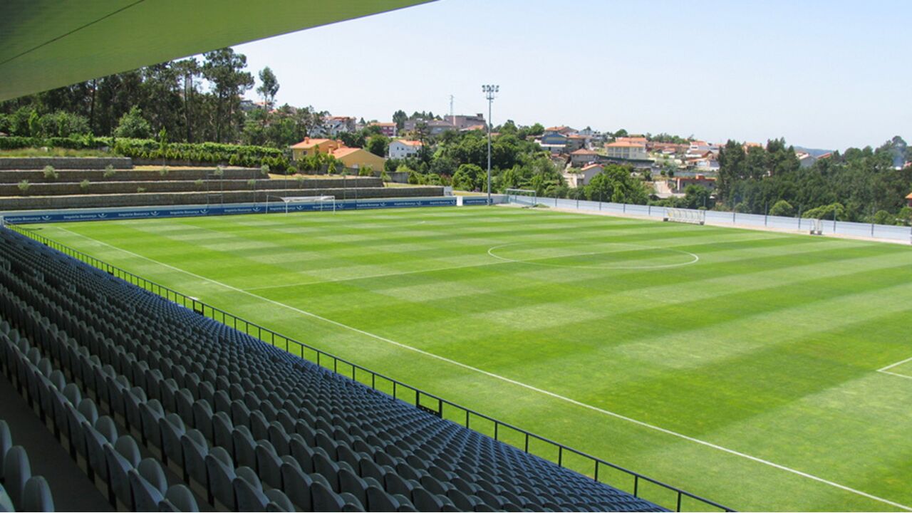 Estádio Luís Filipe Menezes recebe jogo entre Lus. Lourosa e Chaves