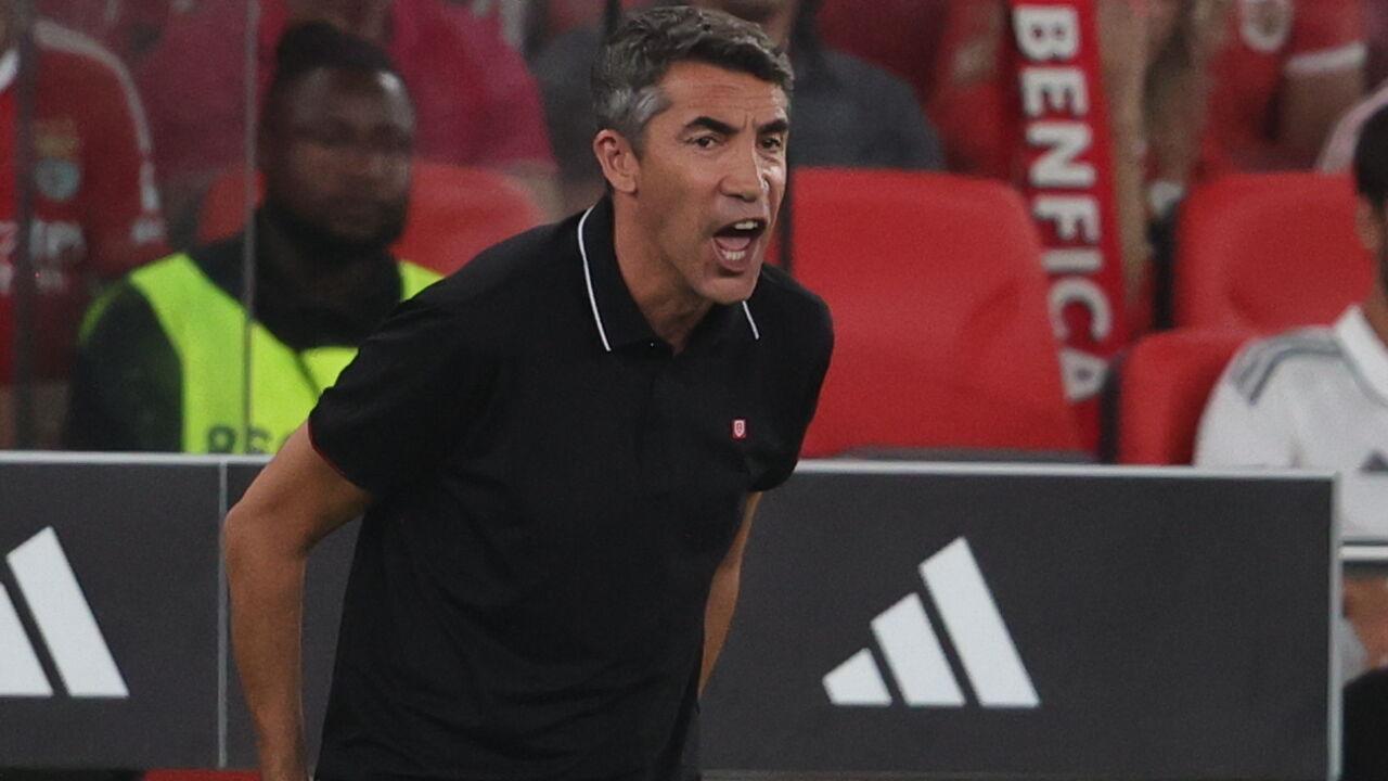 Bruno Lage ativo durante o Benfica-Nice