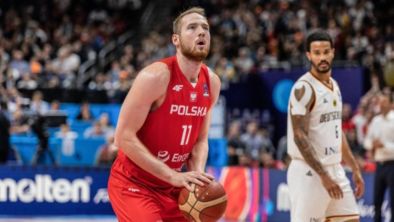 Aleksander Dziewa reforça basquetebol do Benfica