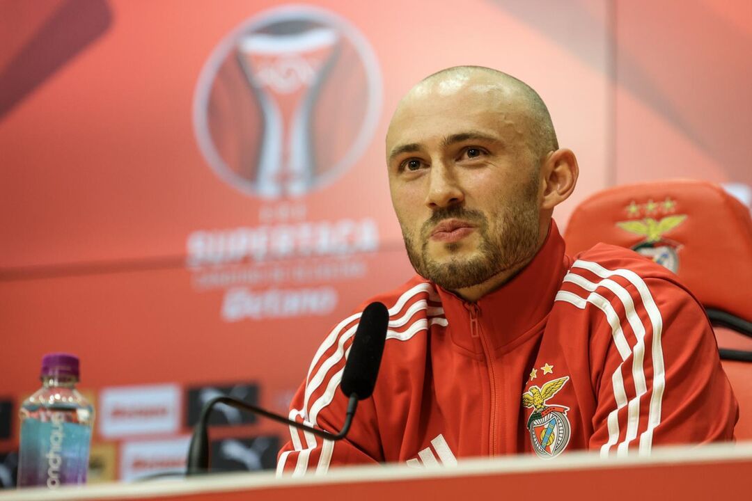 Aursnes quer continuar no Benfica até ao fim da carreira