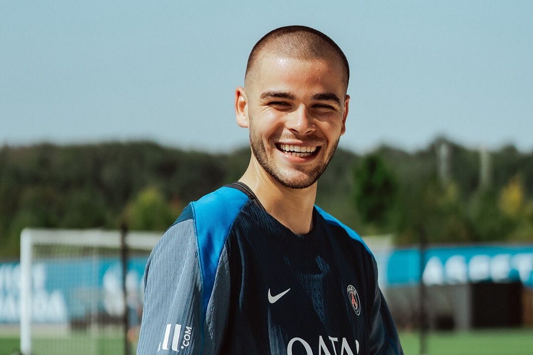 Lucas Chevalier recebe apoio de Makélélé no Paris SG