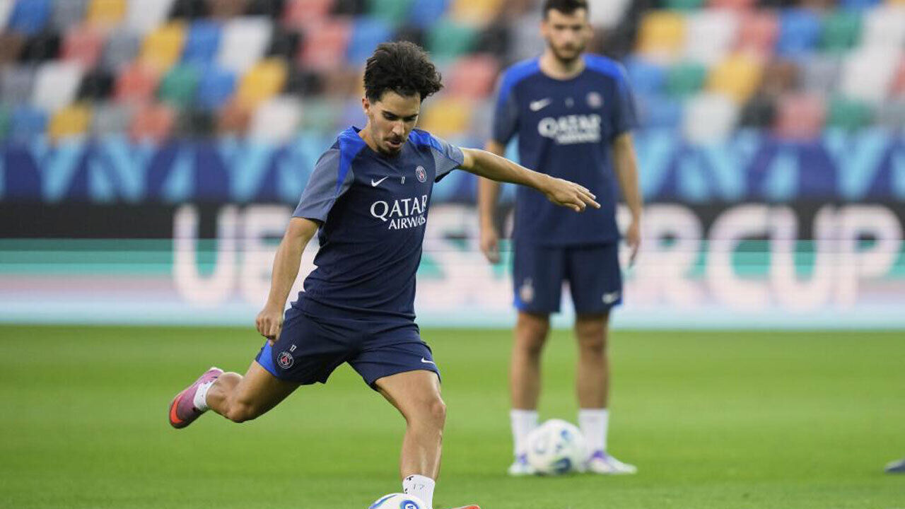 Jogador do PSG em treino