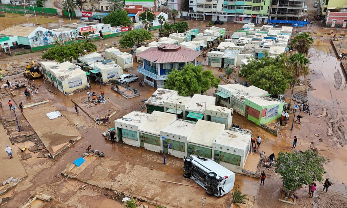 Inundações em Cabo Verde após temporal; Fundação Benfica presta apoio