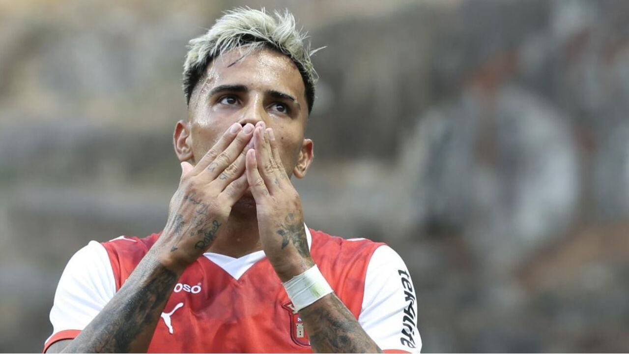 Rodrigo Zalazar festeja golo ao Cluj, em Braga