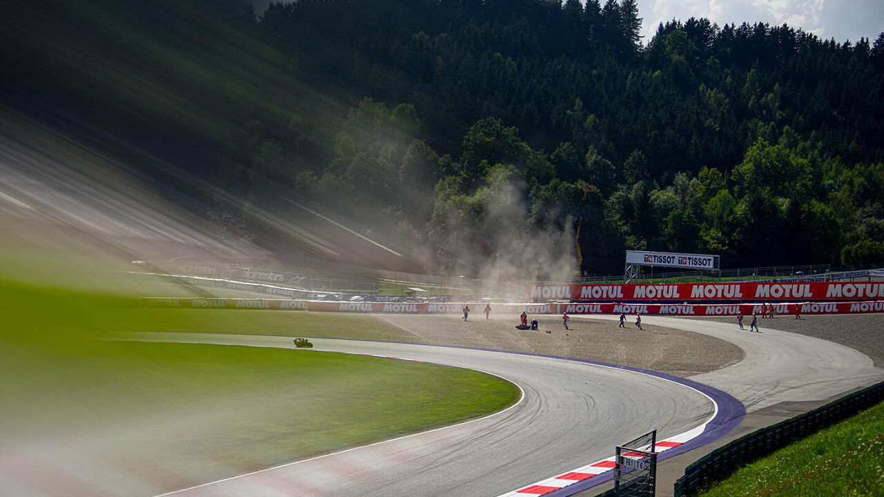 Miguel Oliveira cai no Grande Prémio da Áustria, dificultando tarefa em Spielberg