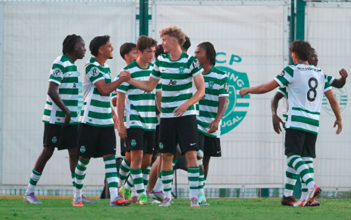 Daniel Ciesielski fez dois dos golos leoninos