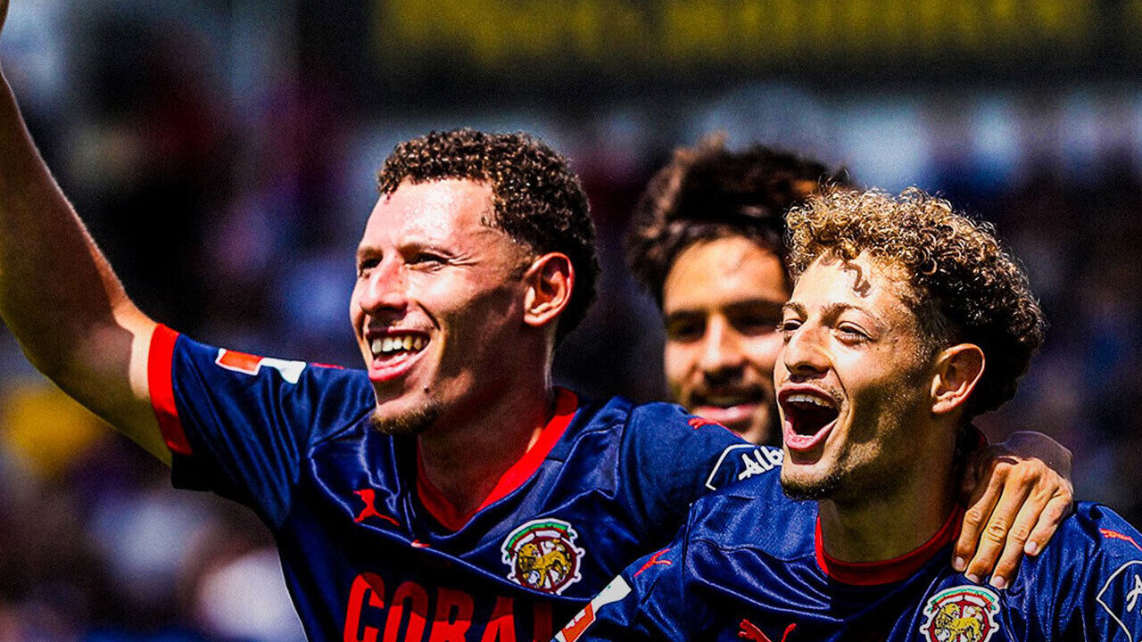 Jogadores do Marítimo festejam golo marcado ao Felgueiras