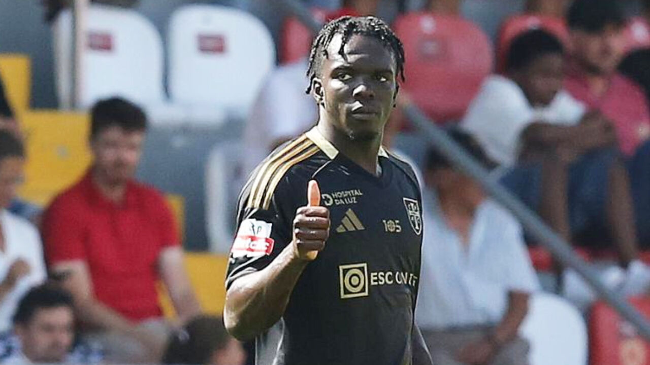 Osundina marcou ao AVS SAD