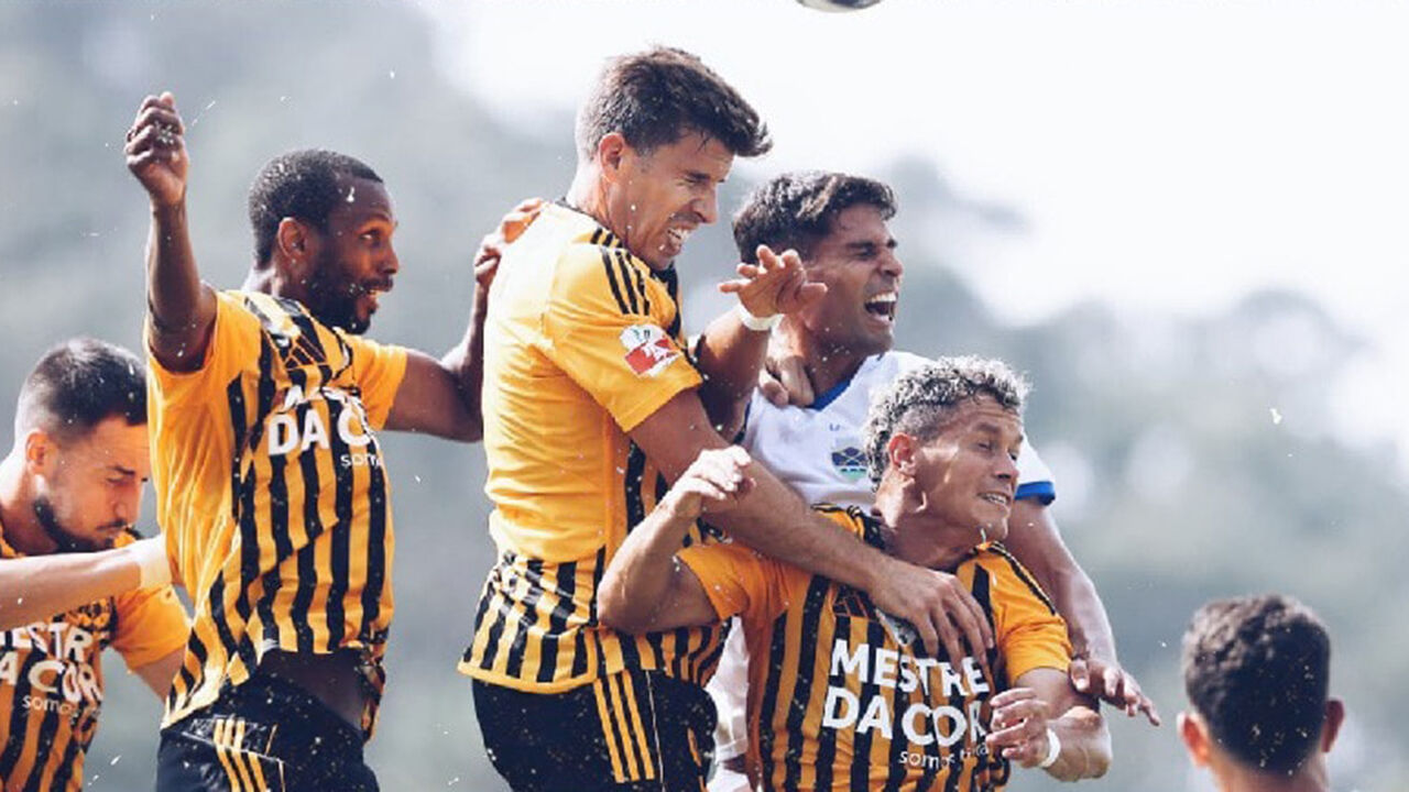 Lusitânia Lourosa e Desportivo Chaves empatam 2-2 na segunda jornada da II Liga, em Vila Nova de Gaia