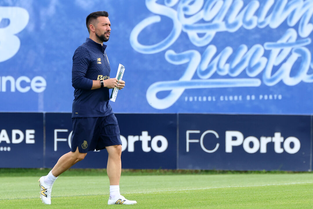 Francesco Farioli  no treino do FC Porto