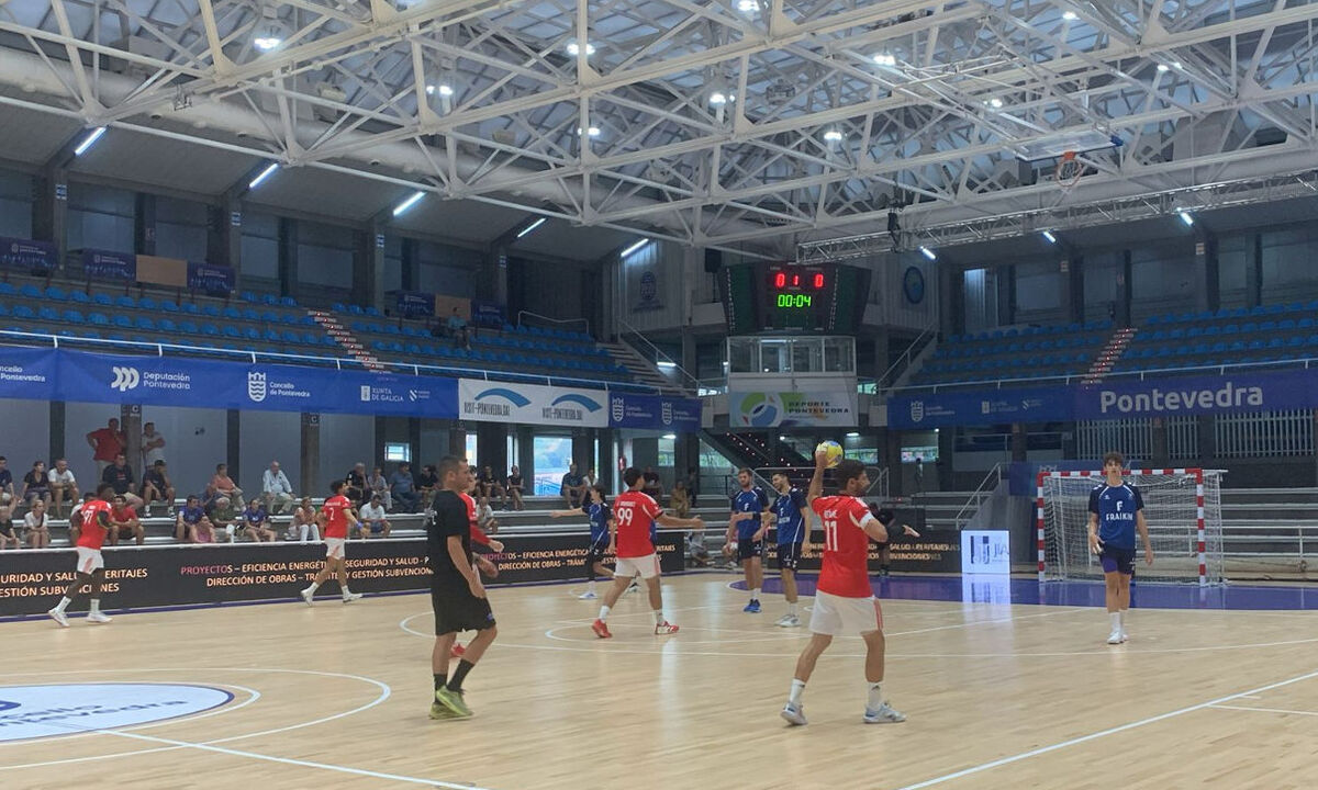 Jogo de andebol em Pontevedra, entre equipas de Portugal e França