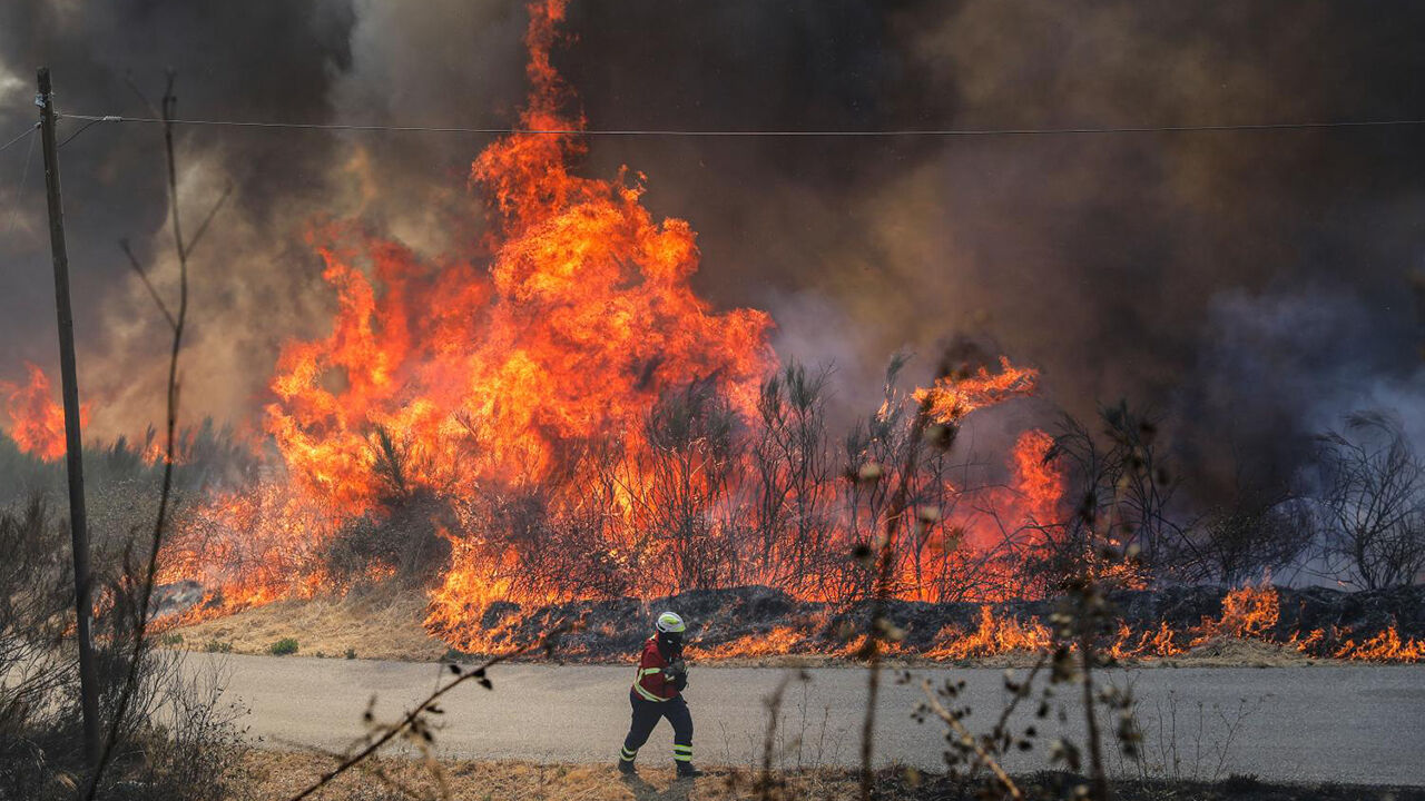 Alerta de incêndio em Lisboa prolongado até terça-feira por decisão de Maria Lúcia Amaral