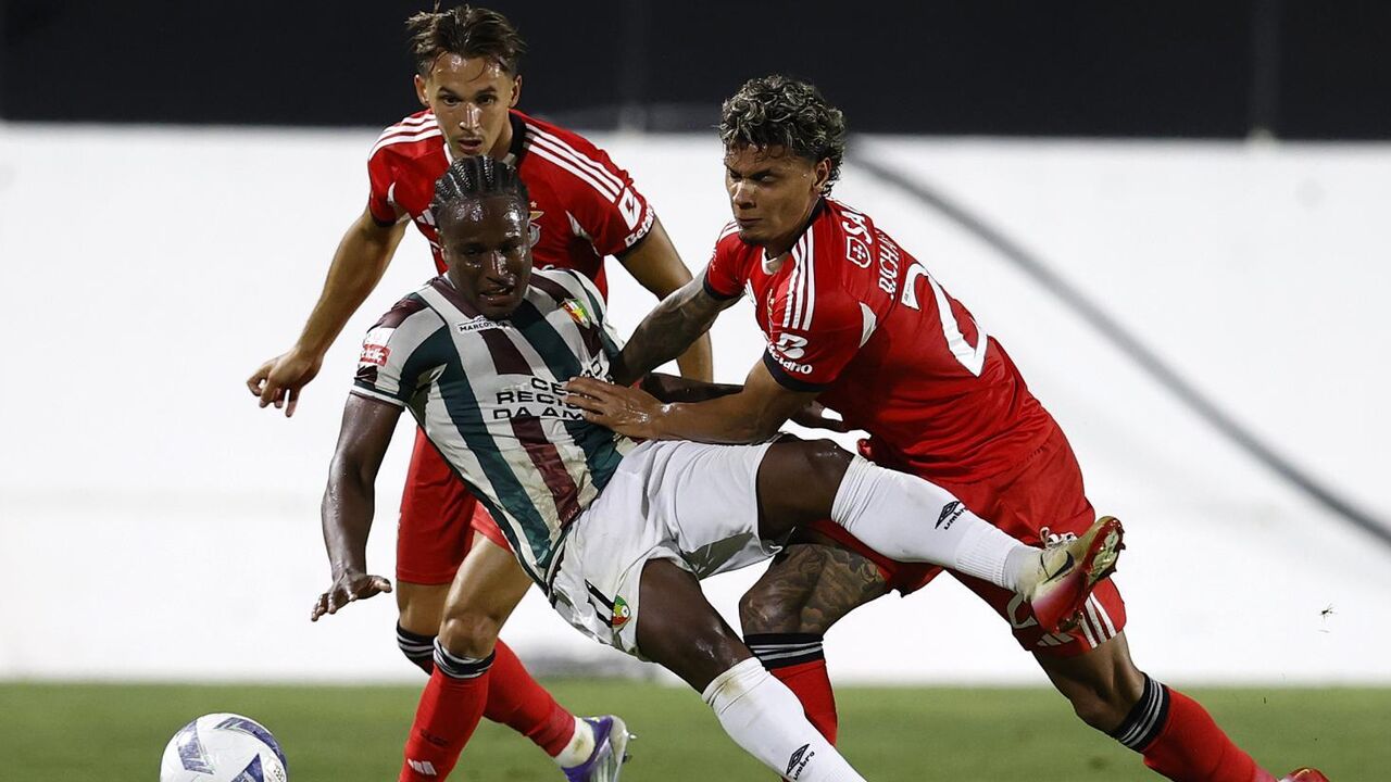 Richard Ríos em disputa durante jogo da Liga Betclic