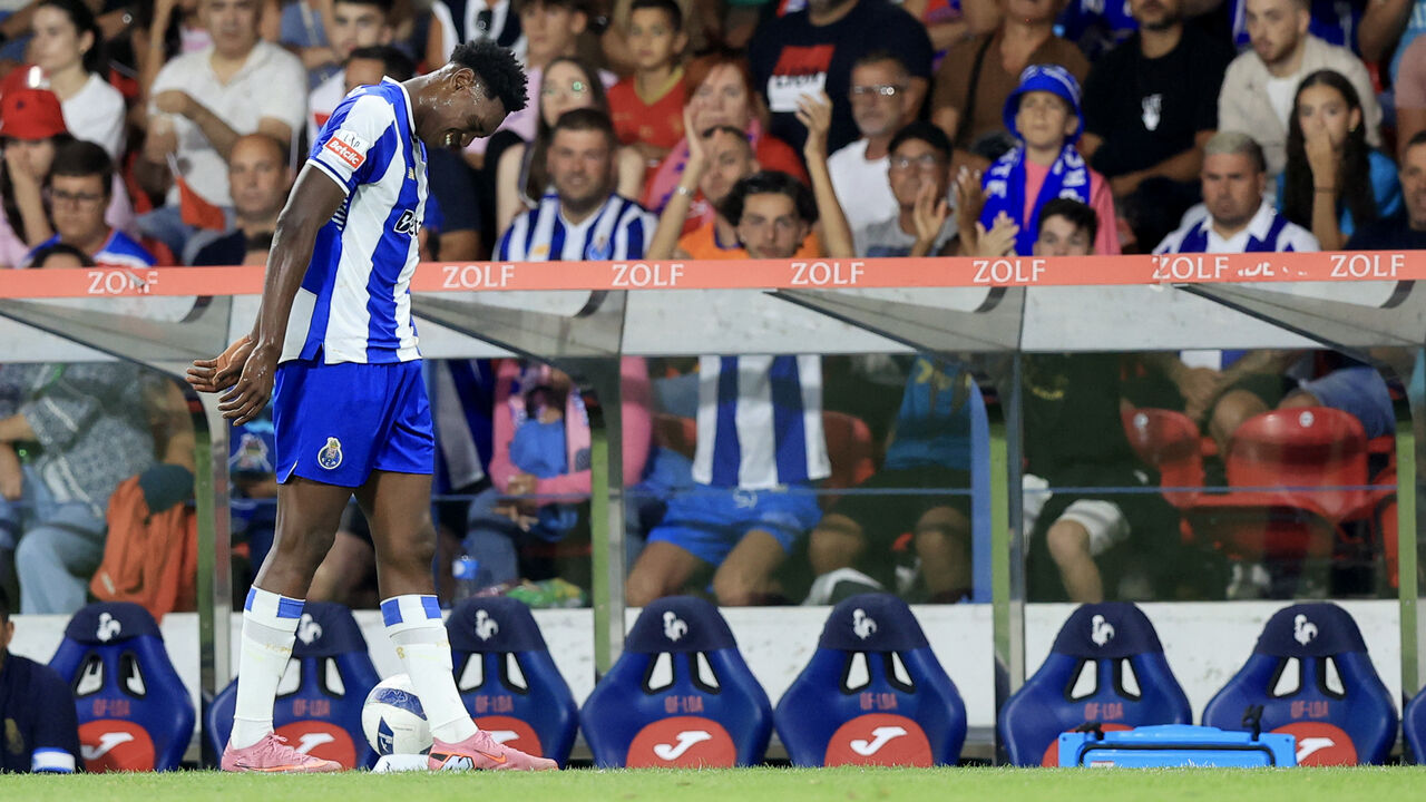 Samu desolado após sofrer lesão frente ao Gil Vicente