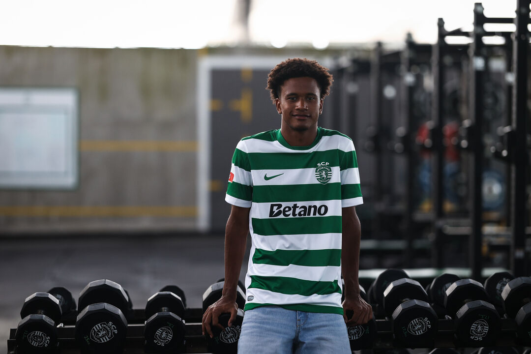 Lucas Anjos renova contrato com o Sporting e alinha na equipa B