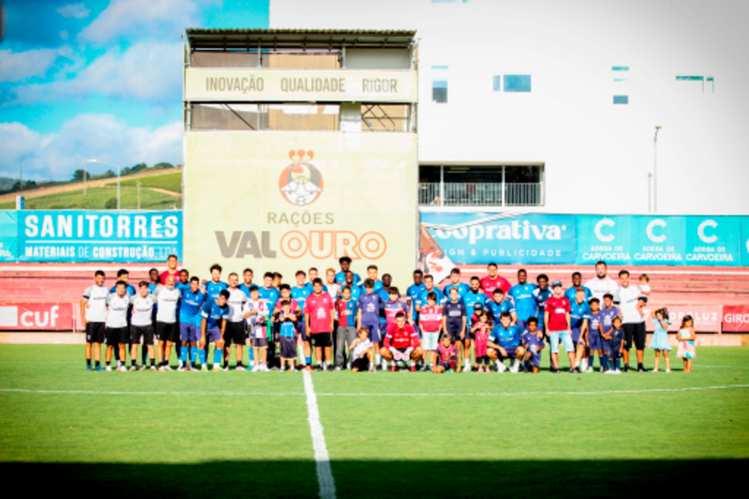 Adeptos confraternizaram com a equipa
