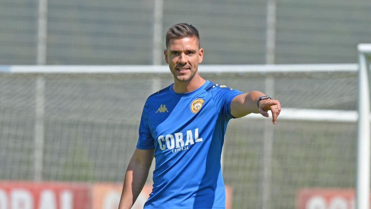 João Faria celebra golo contra o Sporting, vitória de Tiago Margarido no Varzim