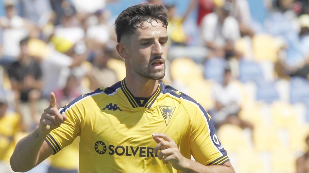 Alejandro Marqués, avançado venezuelano, ligado ao Deportivo da Corunha.
