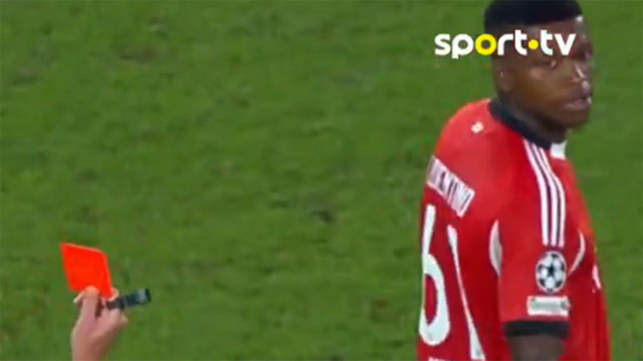 Florentino expulso frente ao Fenerbahçe após dois amarelos