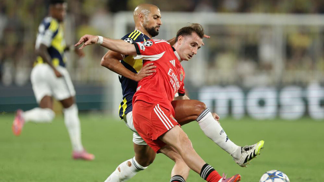 Jogo de futebol entre Fenerbahçe e Benfica termina com empate sem golos