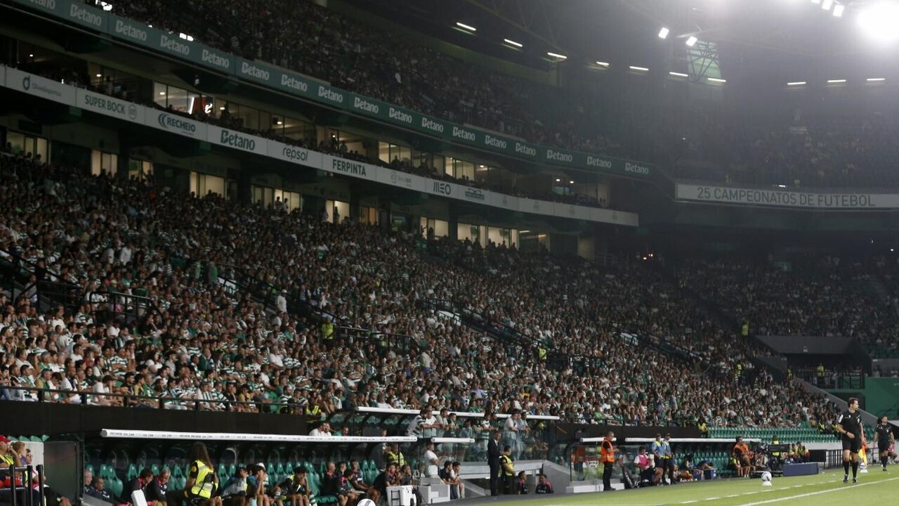 Multa para o Sporting devido a tarjas dos Directivo Ultras XXI contra a venda de bilhetes