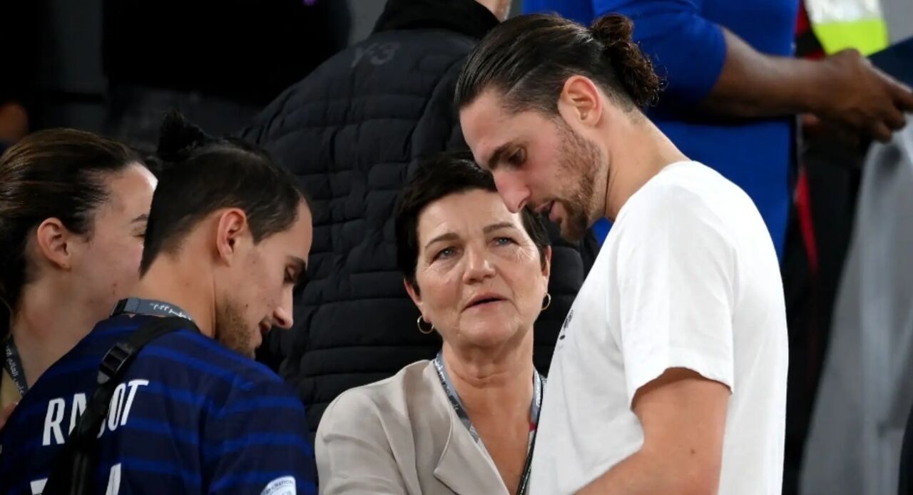 Mãe de Rabiot nega confrontos violentos após jogo com Marselha