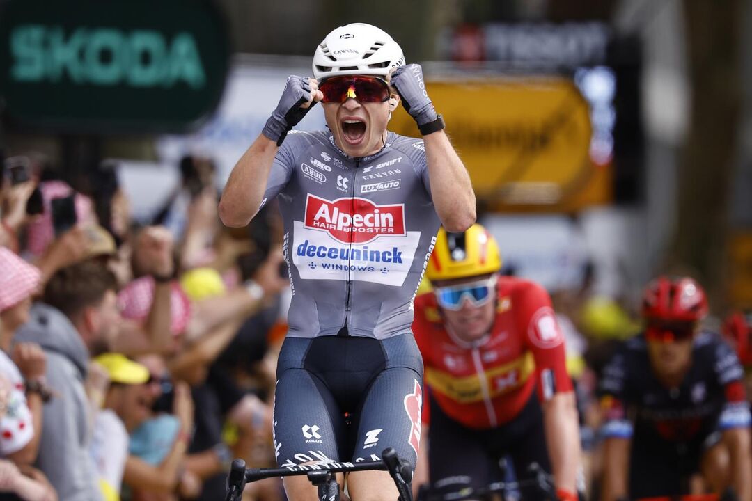 Jasper Philipsen venceu a primeira etapa da Volta a Espanha, entre Turim e Novara