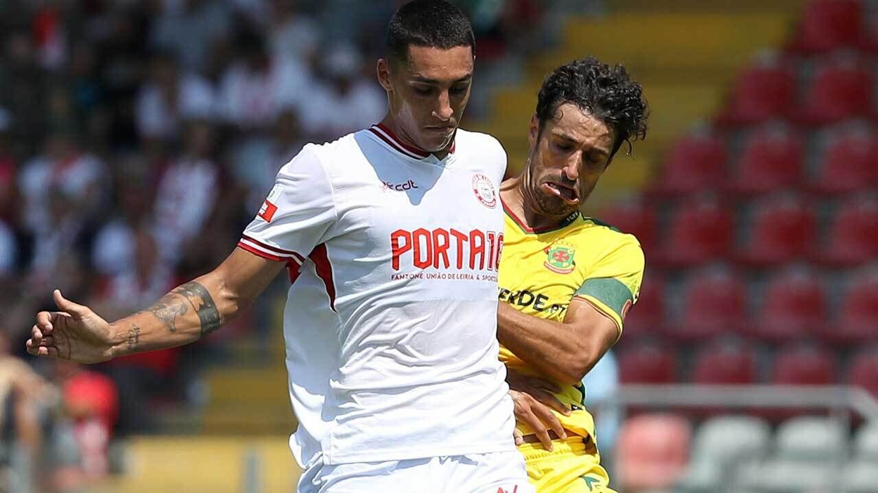 Paços e União de Leiria empataram sem golos em jogo da II Liga, em Paços de Ferreira