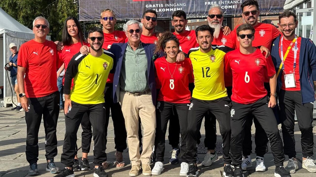 Seleção com o embaixador Pedro Pessoa e Costa