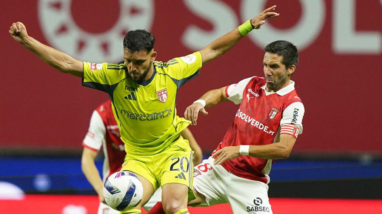 Jogo de futebol entre o Braga e o Arouca no Estádio Municipal de Braga