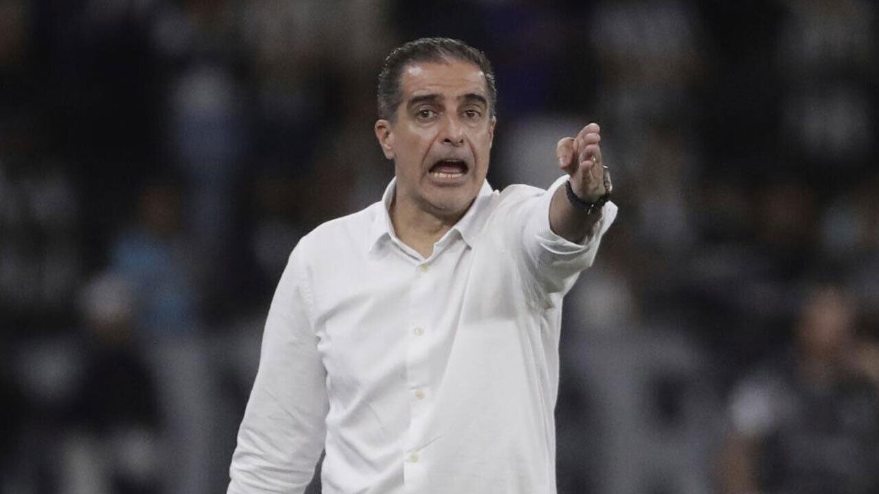 Renato Paiva, técnico do Fortaleza, enfrenta momento difícil no Brasileirão
