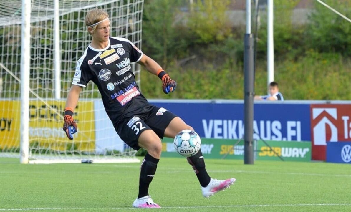 Jakob Tannander reforça Farense após passagem pela Cremonese