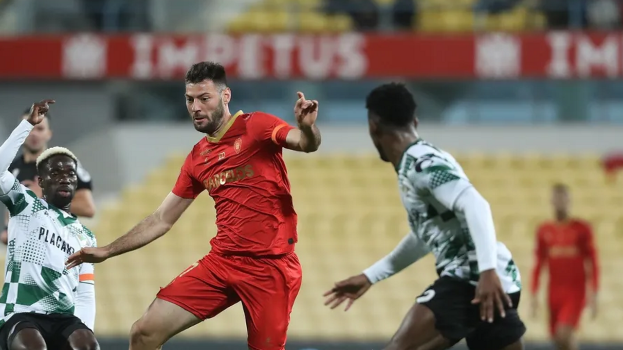 Baturina pode deixar o Gil Vicente e rumar ao Spezia