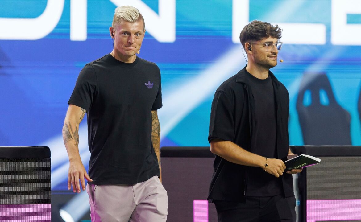 Toni Kroos e convidado num evento